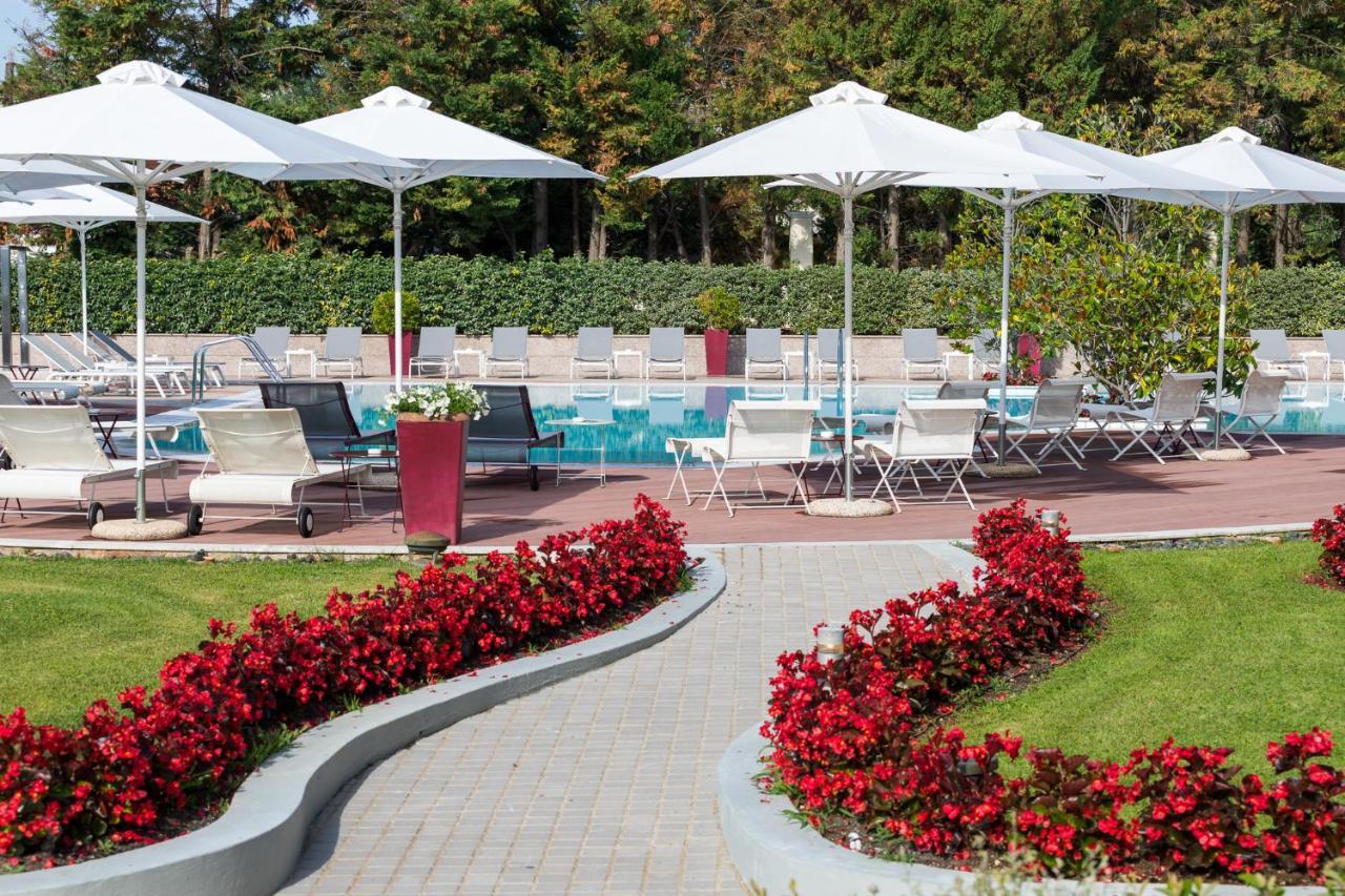 Hotel Du Lac Congress Center & Spa Янина Экстерьер фото The swimming pool at the hotel
