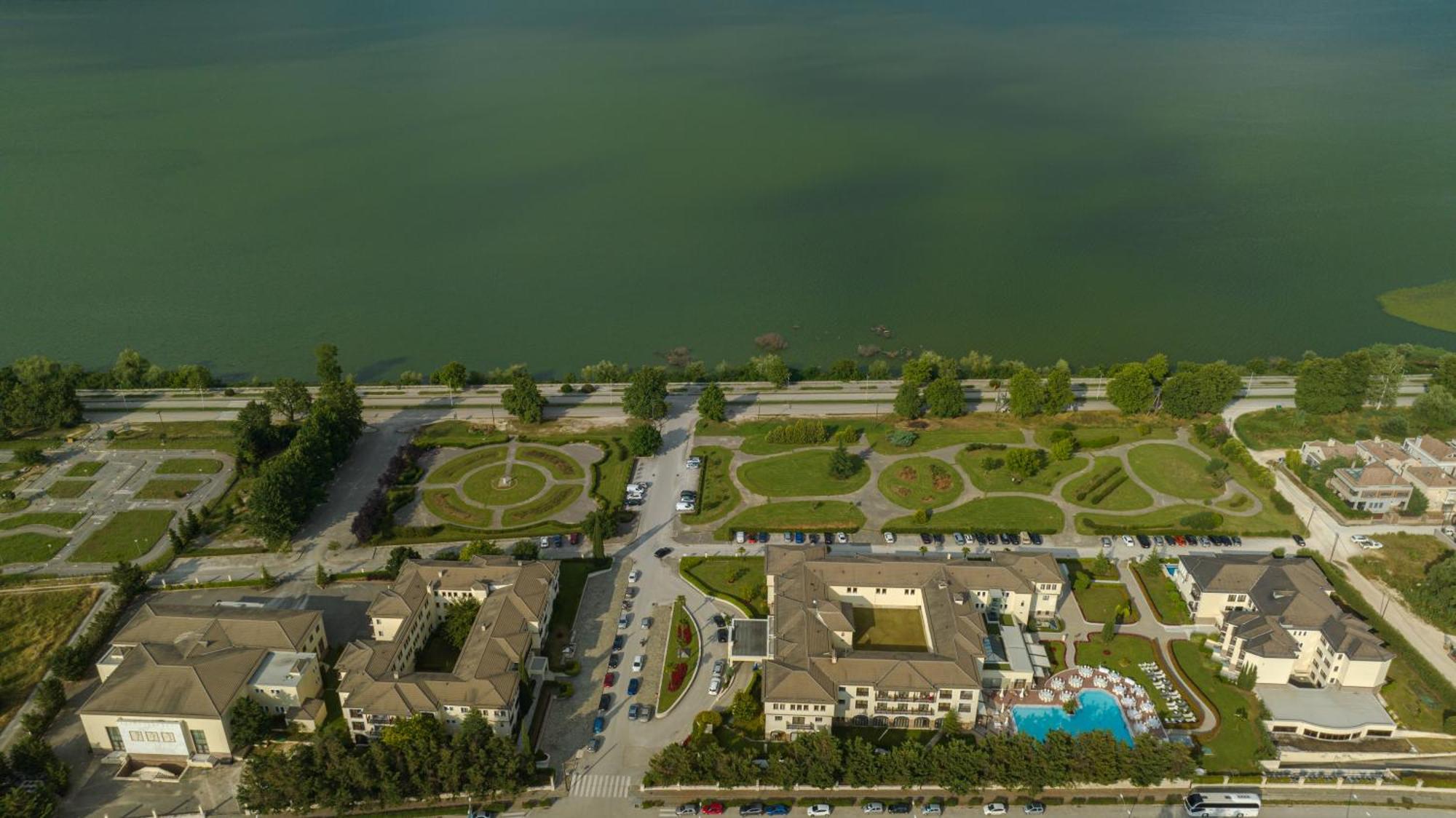Hotel Du Lac Congress Center & Spa Янина Экстерьер фото Aerial view of the lake